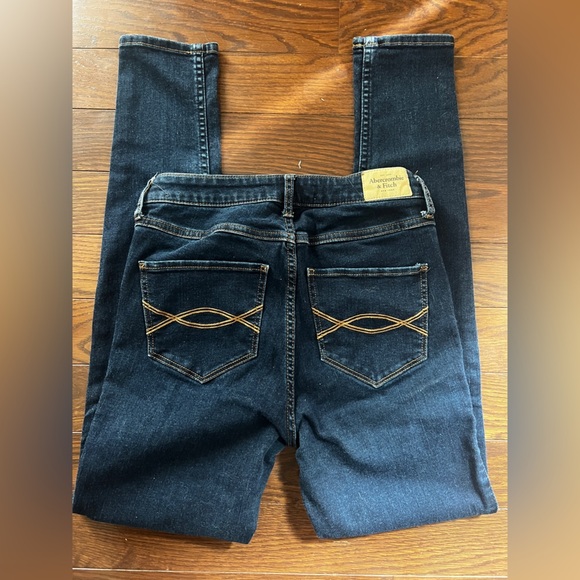 Abercrombie Women’s Vintage Skinny Dark Wash Jeans Size 8 - Picture 6 of 7